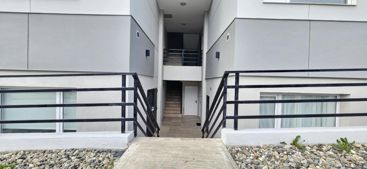 Pey Kau Apartment Ushuaia Bagian luar foto